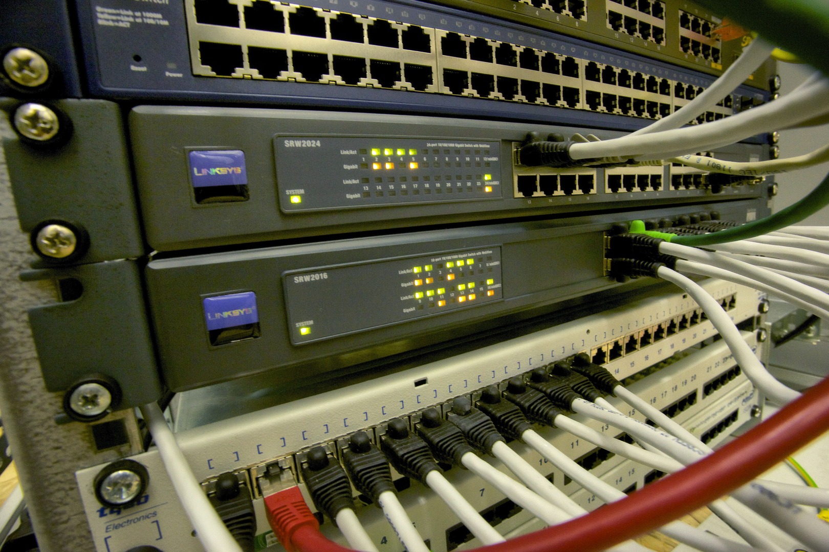 computer-cloud-technology-web-internet-machine-1116555-pxhere.com
